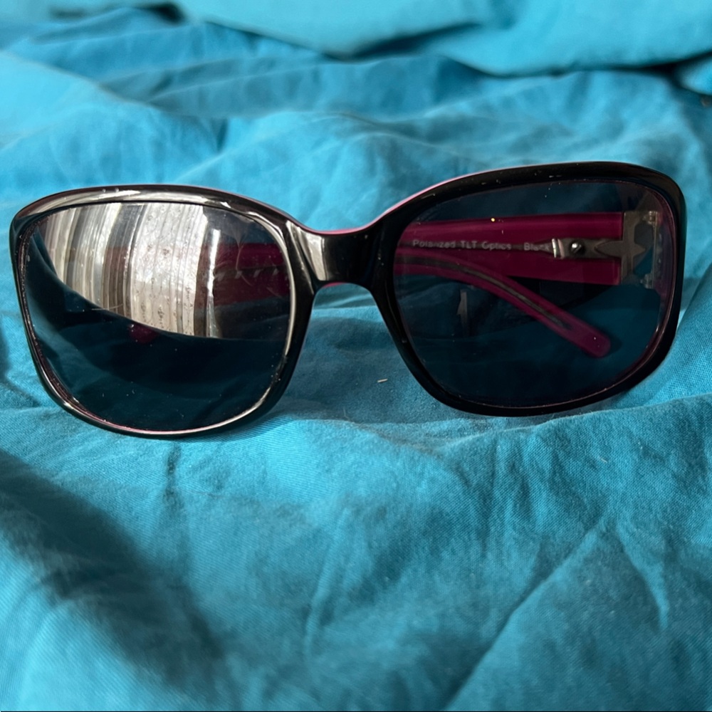 Very cute! SMITH Black and Pink Sunglasses